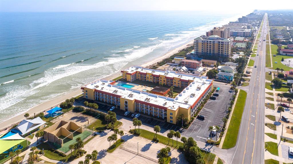 3801 S Atlantic Ave in New Smyrna Beach, FL - Foto de edificio
