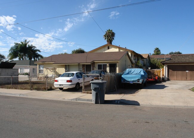 522-532 12th St in Imperial Beach, CA - Building Photo - Building Photo