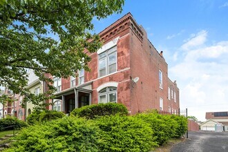 2821-2823 Henrietta St in St. Louis, MO - Building Photo - Building Photo