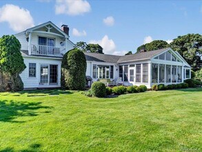 44 Griffing Ave in Westhampton Beach, NY - Building Photo - Building Photo