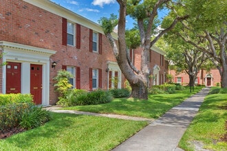 Carlton Arms of Winter Park in Winter Park, FL - Building Photo - Building Photo