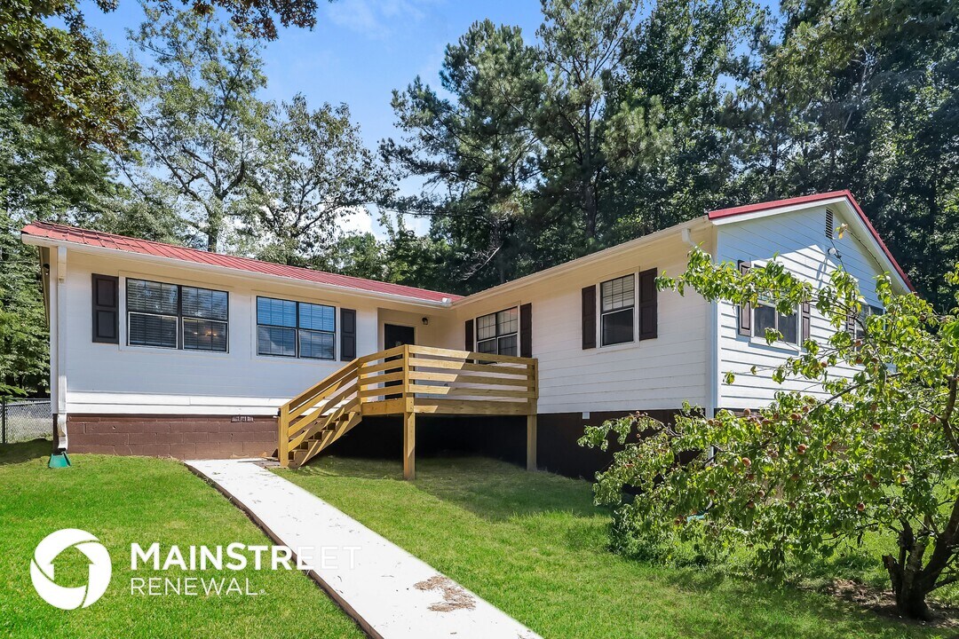 11028 Woodland Dr in Mc Calla, AL - Foto de edificio