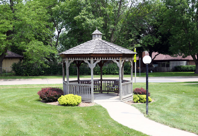 Parkview Terrace Apartments in Ankeny, IA - Building Photo - Building Photo