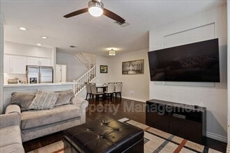 24136 Victoria Ln in Santa Clarita, CA - Building Photo - Building Photo