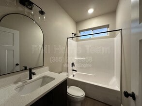 1031 W 1000 N in Clinton, UT - Building Photo - Building Photo