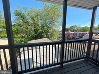 402 E Walnut Ln photo'