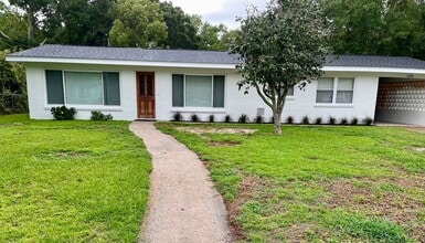 1101 W Cherokee Glen in Ocean Springs, MS - Building Photo - Building Photo