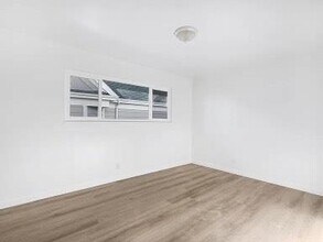 2133 34th Ave in Oakland, CA - Building Photo - Building Photo