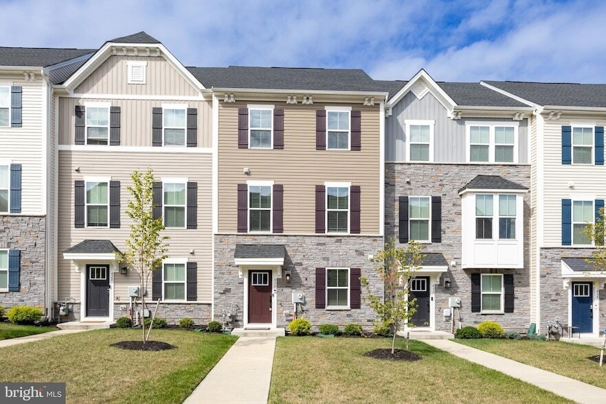 430 Paperbark Sq in Downingtown, PA - Building Photo
