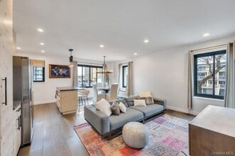 100 W Broadway in Long Beach, NY - Building Photo - Building Photo