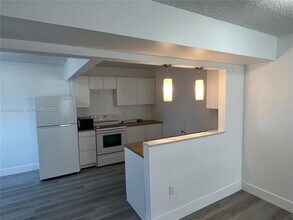 455 NE 210th Cir Terrace in Miami, FL - Building Photo - Building Photo