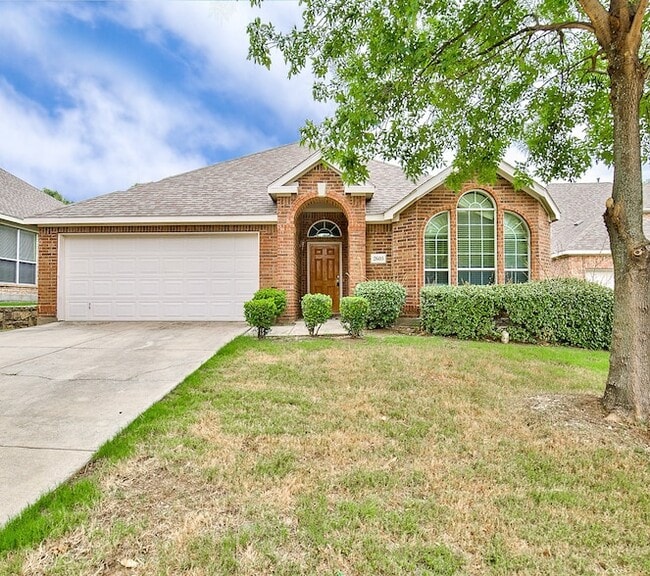 property at 2605 Monroe Dr