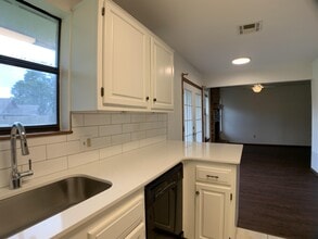 805 Hawks Nest Dr in Norman, OK - Building Photo - Building Photo