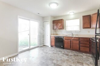 8542 Sansa St in Indianapolis, IN - Foto de edificio - Building Photo