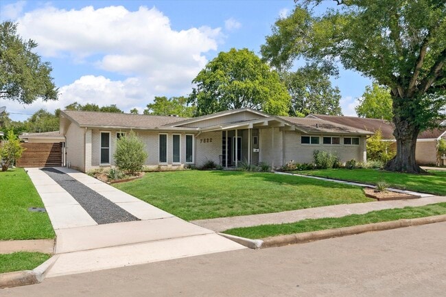 property at 7822 Braesview Ln