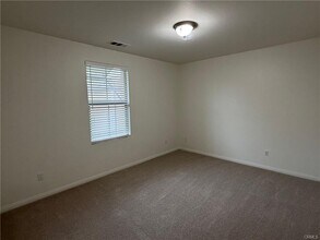 33 Latitude in Irvine, CA - Foto de edificio - Building Photo