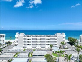 3443 Gulf Shore Blvd N in Naples, FL - Building Photo