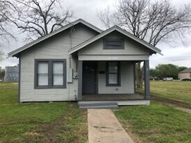 3022 School St in Needville, TX - Building Photo