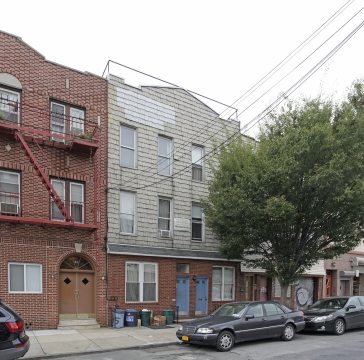 45 Withers St in Brooklyn, NY - Building Photo