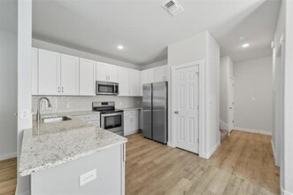 419 E Elm St in Denison, TX - Building Photo - Building Photo