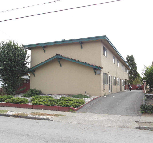 Dalton Place in San Leandro, CA - Building Photo - Building Photo