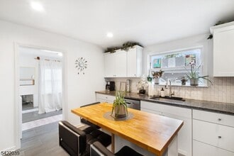 60 Searing St in Dover, NJ - Building Photo - Building Photo