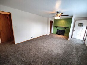 560 E Garden Rd in Pittsburgh, PA - Building Photo - Building Photo