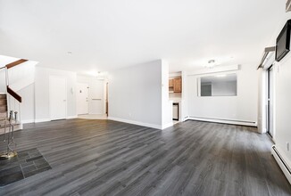 14 N Broadway in White Plains, NY - Building Photo - Building Photo