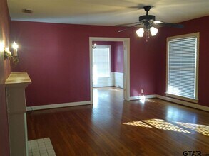 409 Sunny Ln in Tyler, TX - Building Photo - Building Photo