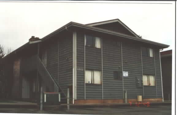 1117 S Woodlawn St in Tacoma, WA - Building Photo