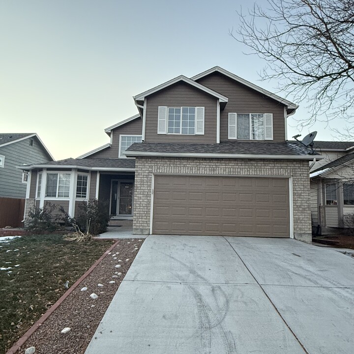 13465 Cherry Way in Thornton, CO - Foto de edificio