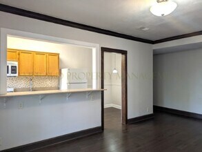 1422 E State St in Rockford, IL - Building Photo - Building Photo