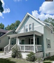 717 Dewey Ave in Ann Arbor, MI - Building Photo