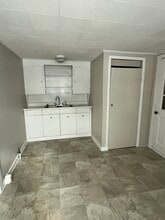 255 Allen St, Unit B in Elmira, NY - Foto de edificio - Building Photo