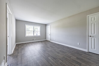 West Lanier Flats in Fayetteville, GA - Building Photo - Interior Photo