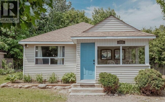 711 Innisfil Beach Rd in Innisfil, ON - Building Photo - Building Photo