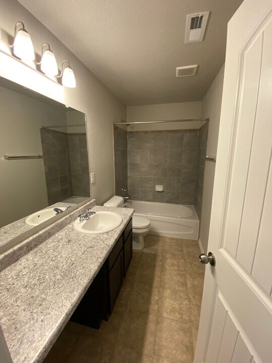 10727 Hidden Pr Pkwy in Fountain, CO - Foto de edificio