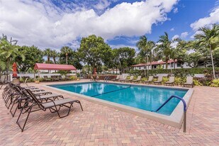 21529 Cypress Hammock Dr in Boca Raton, FL - Building Photo