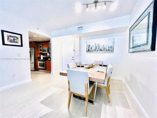2775 NE 187th St, Unit 622 in Miami, FL - Building Photo - Building Photo