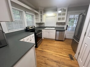 8542 Campbellton St, Unit A in Douglasville, GA - Foto de edificio - Building Photo
