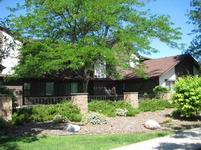 Candle Park West Townhomes in Fargo, ND - Foto de edificio - Building Photo