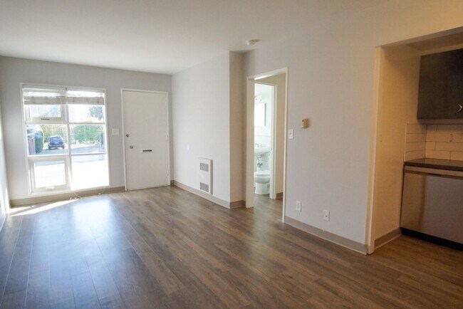 3717 S Corbett Ave in Portland, OR - Building Photo - Building Photo