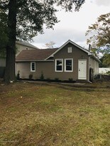 32 Frazee Pl in Keansburg, NJ - Building Photo