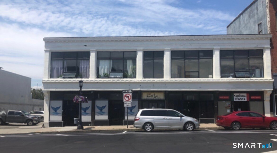 215 Bank St in New London, CT - Building Photo