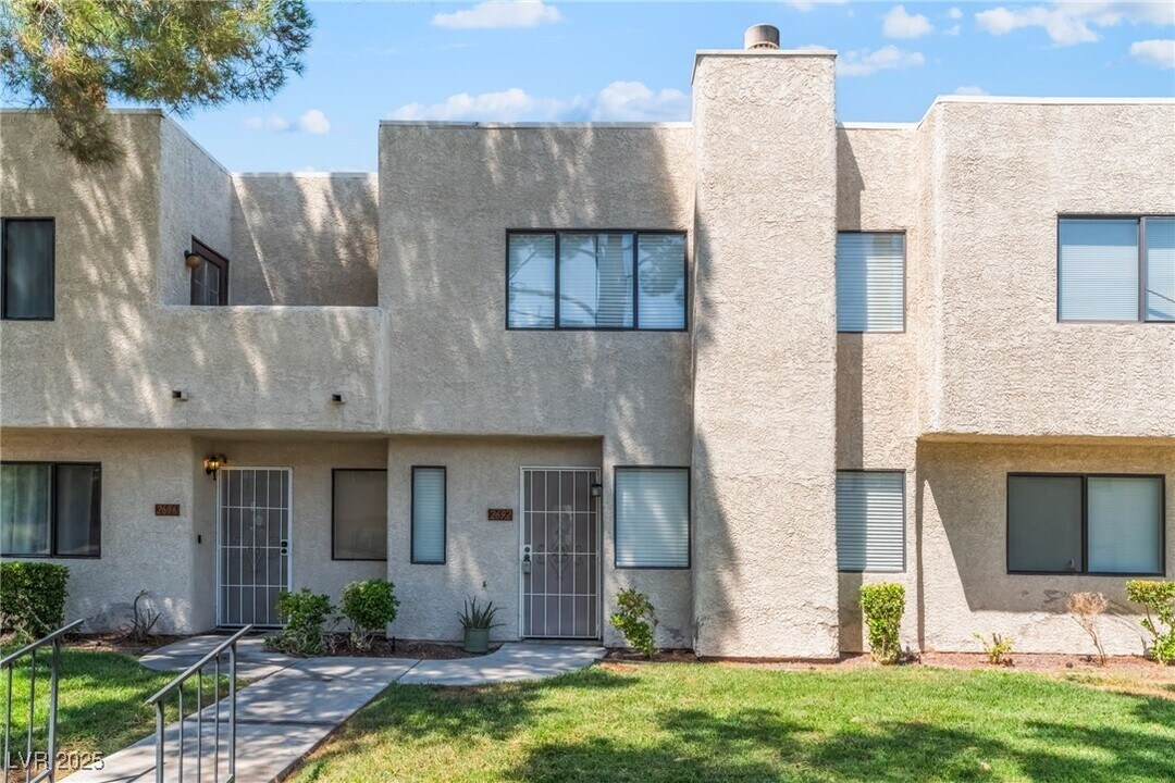 2692 Matogroso Ln in Las Vegas, NV - Building Photo
