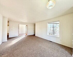 2940 W Villard, in Bozeman, MT - Building Photo - Building Photo
