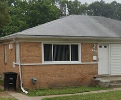 1979 Stieber St in Westland, MI - Building Photo