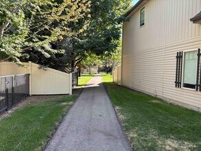 8867 W Evening Star Ln in Boise, ID - Building Photo - Building Photo