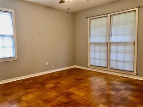713 Ynestra Dr in Mobile, AL - Building Photo - Building Photo