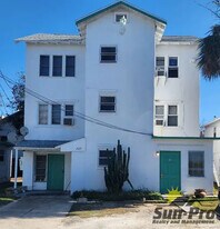 222 N Oleander Ave in Daytona Beach, FL - Building Photo